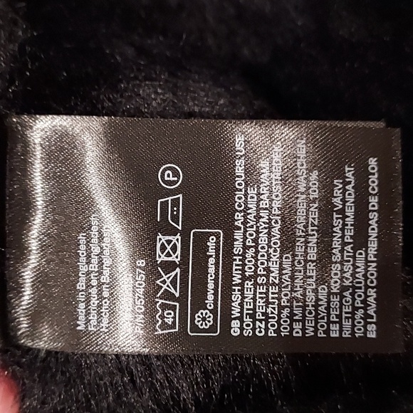 H & M Divided Black Faux Fur Cropped Long Sleeve Wide Neck Sweater Size Small - Picture 6 of 11